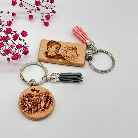 Schlüsselanhänger aus Holz personalisiert mit Foto